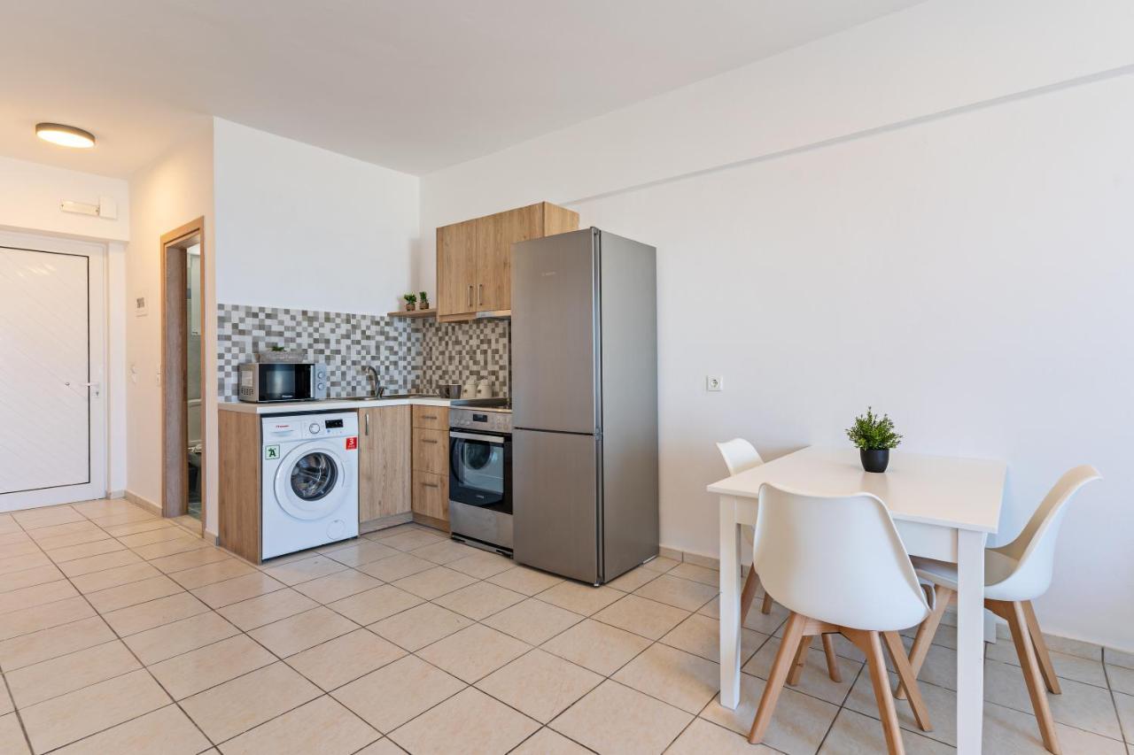 Azure Seaside Apts Magnisía Eksteriør bilde
