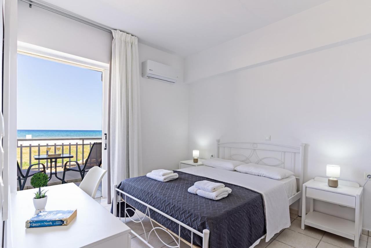 Azure Seaside Apts Magnisía Eksteriør bilde