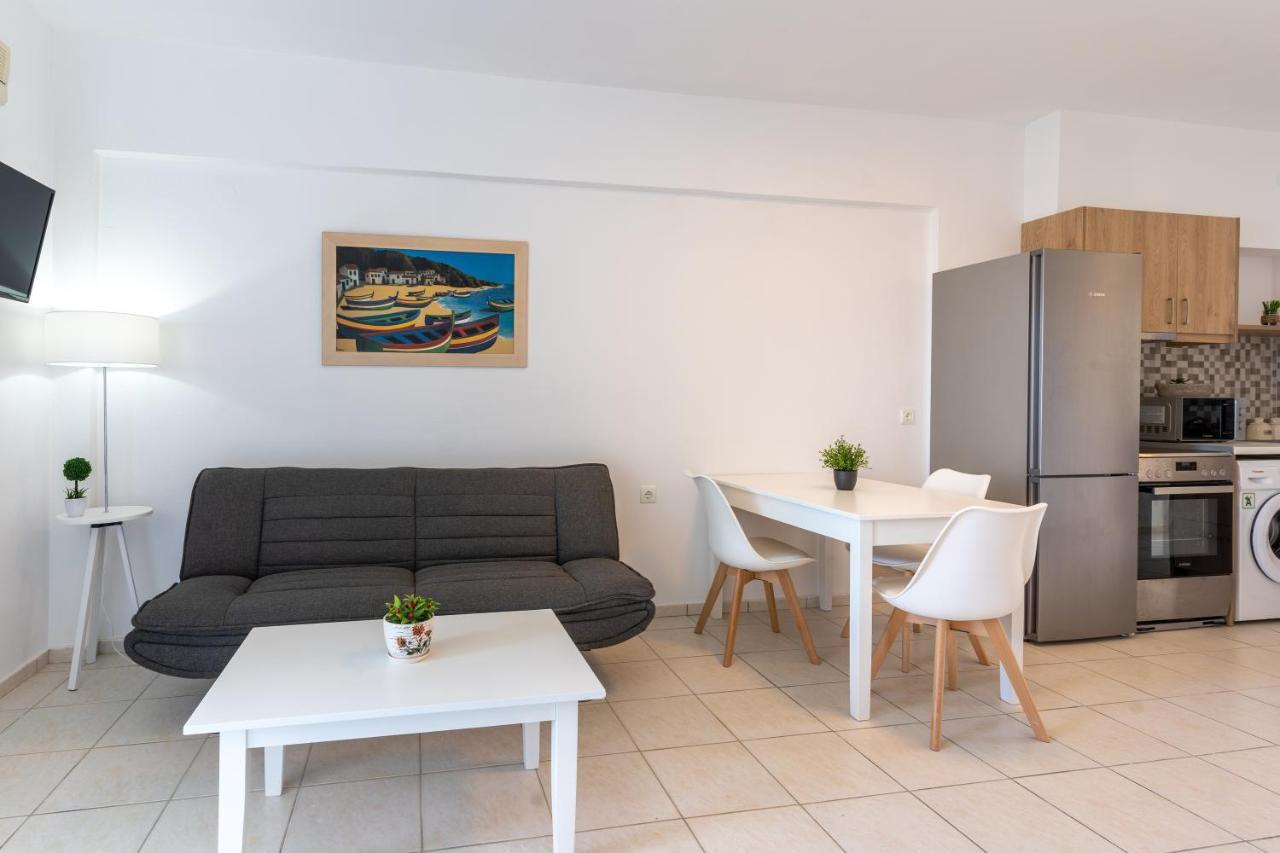 Azure Seaside Apts Magnisía Eksteriør bilde
