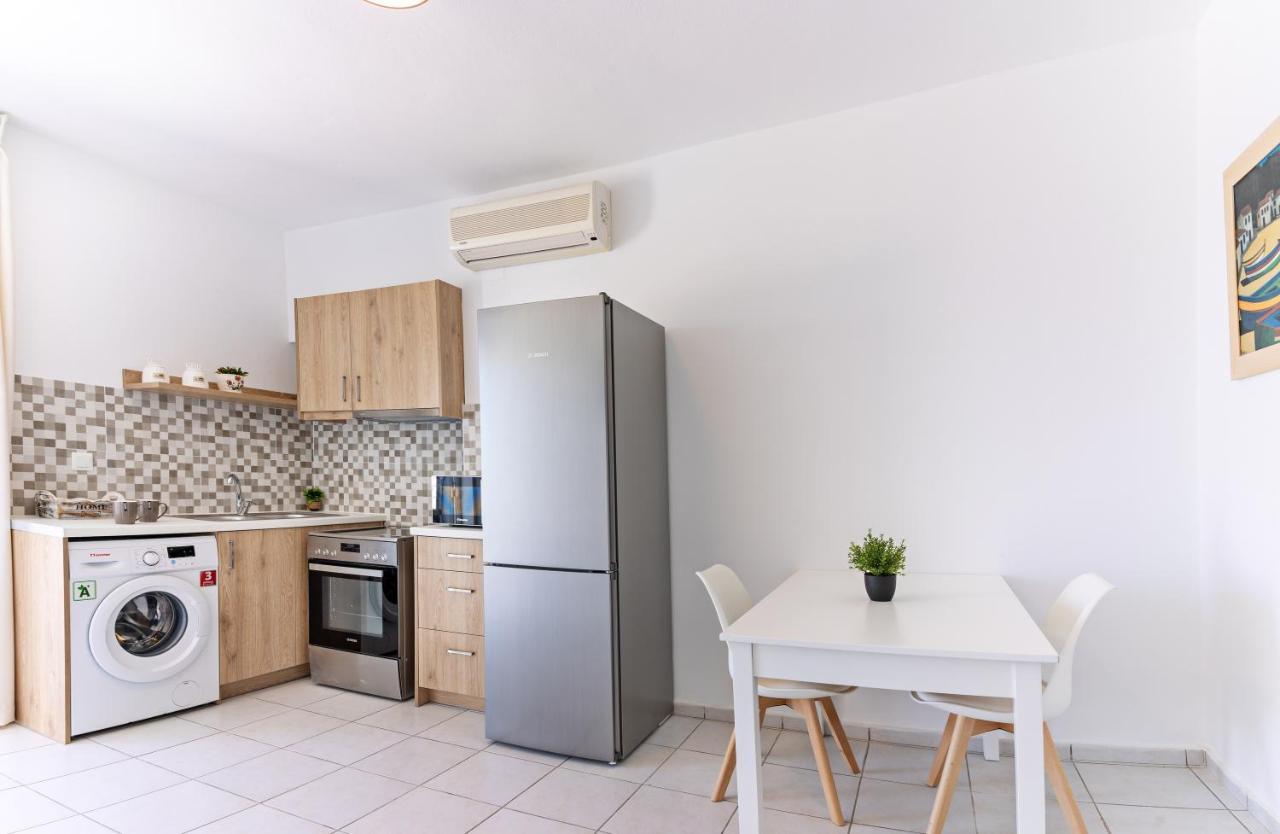 Azure Seaside Apts Magnisía Eksteriør bilde