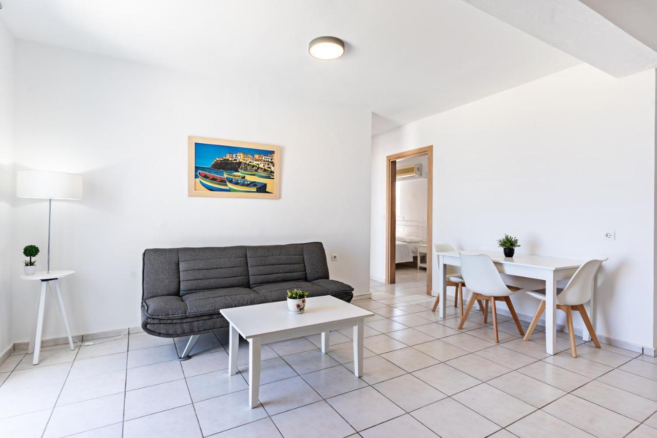 Azure Seaside Apts Magnisía Eksteriør bilde