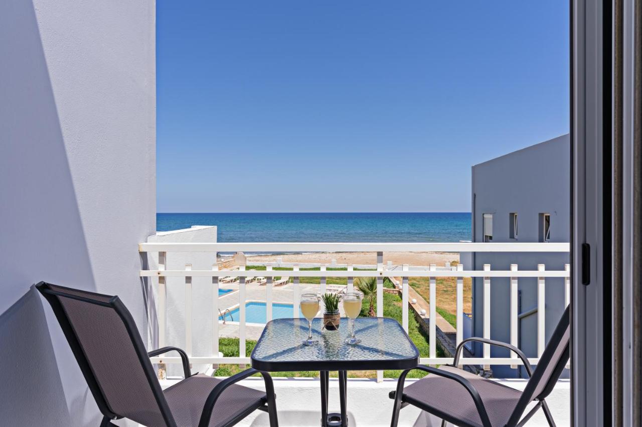 Azure Seaside Apts Magnisía Eksteriør bilde