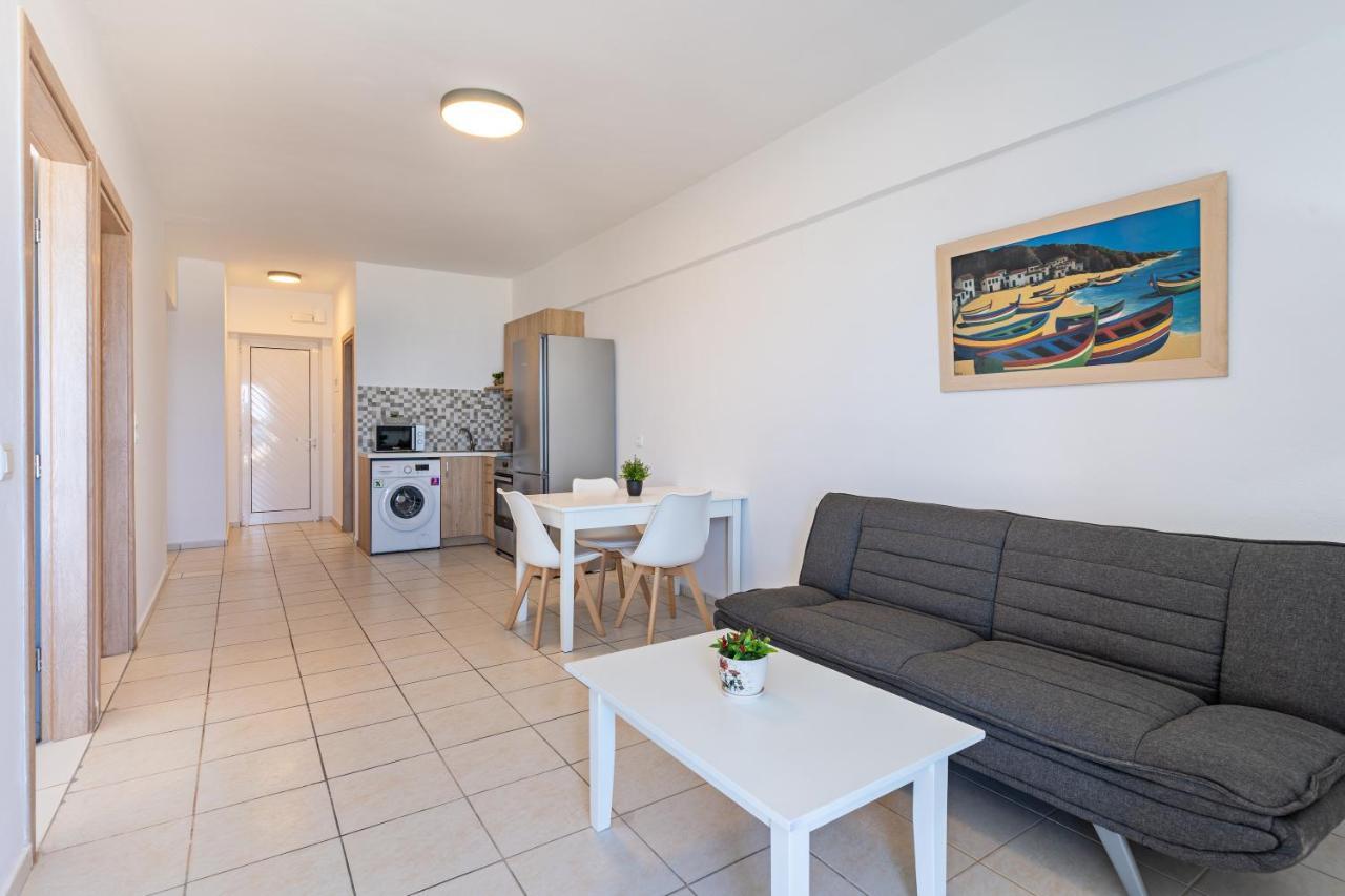 Azure Seaside Apts Magnisía Eksteriør bilde