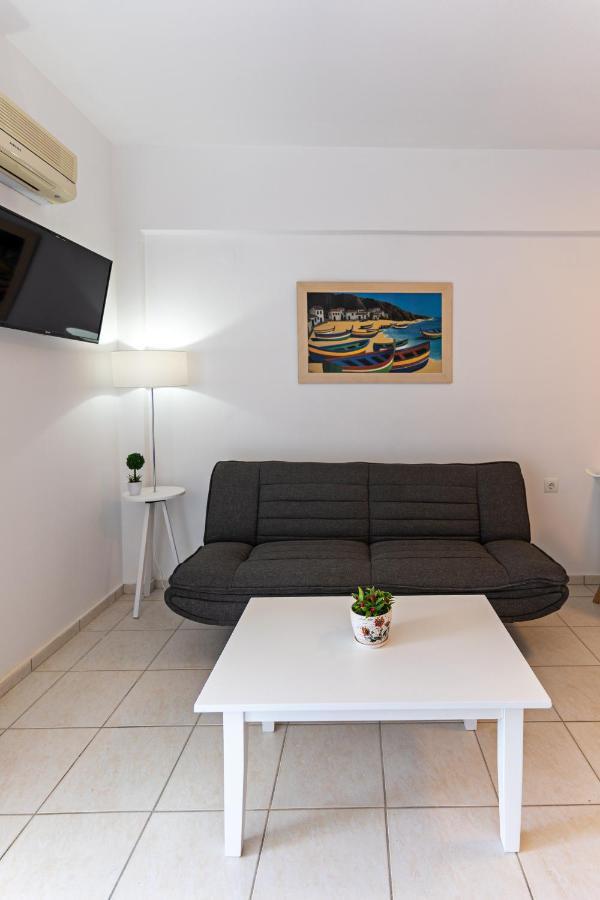 Azure Seaside Apts Magnisía Eksteriør bilde