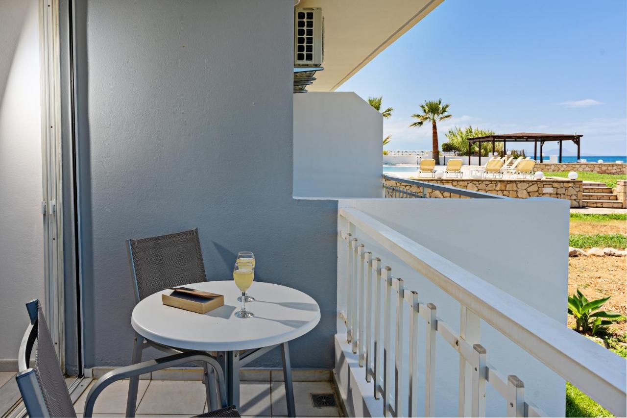 Azure Seaside Apts Magnisía Eksteriør bilde
