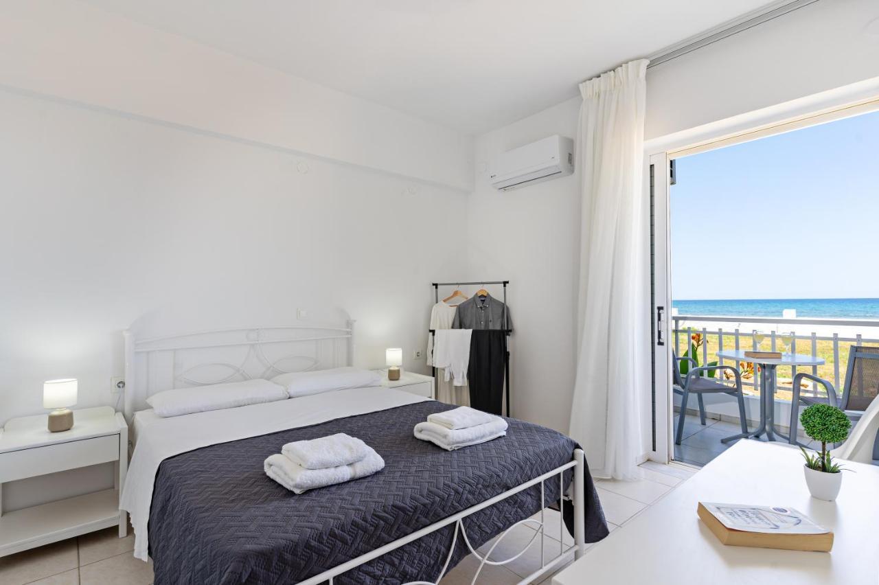 Azure Seaside Apts Magnisía Eksteriør bilde
