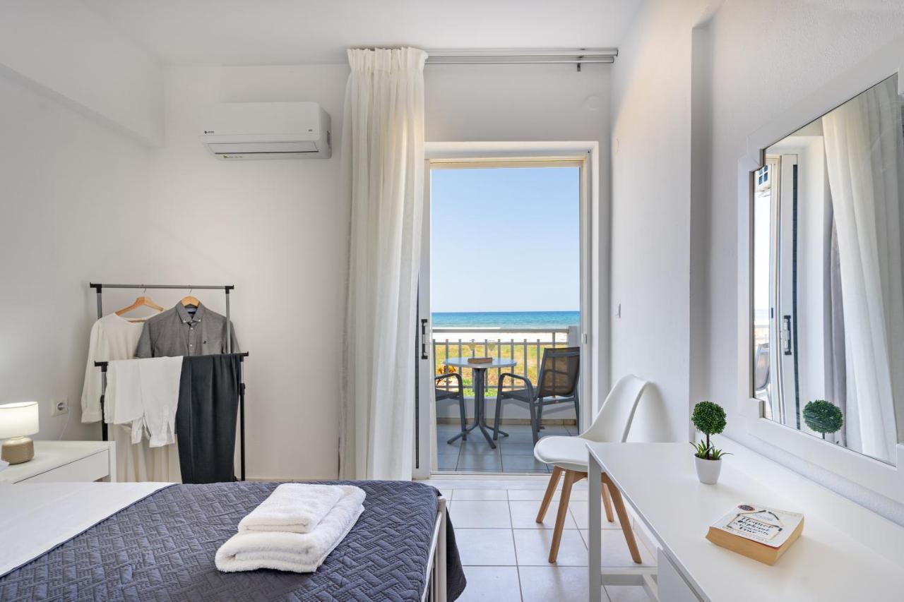 Azure Seaside Apts Magnisía Eksteriør bilde