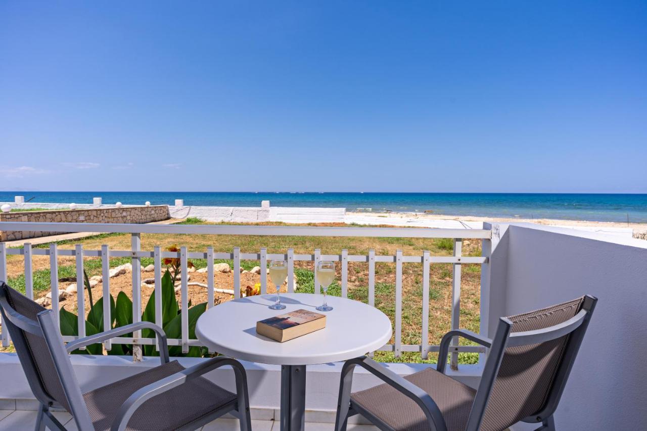 Azure Seaside Apts Magnisía Eksteriør bilde