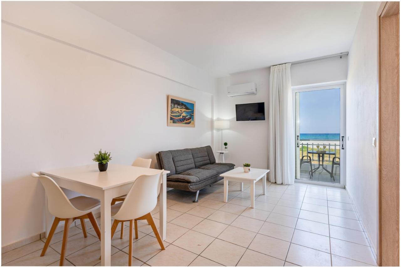 Azure Seaside Apts Magnisía Eksteriør bilde