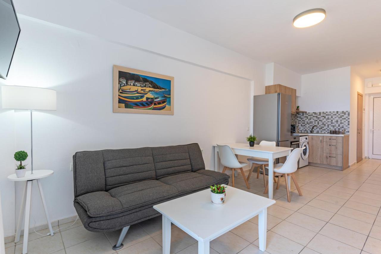Azure Seaside Apts Magnisía Eksteriør bilde