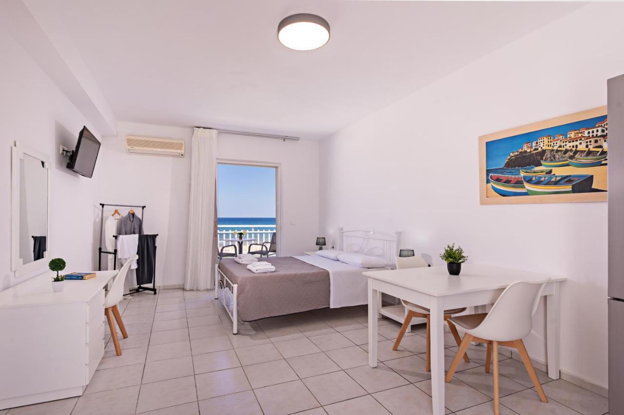 Azure Seaside Apts Magnisía Eksteriør bilde