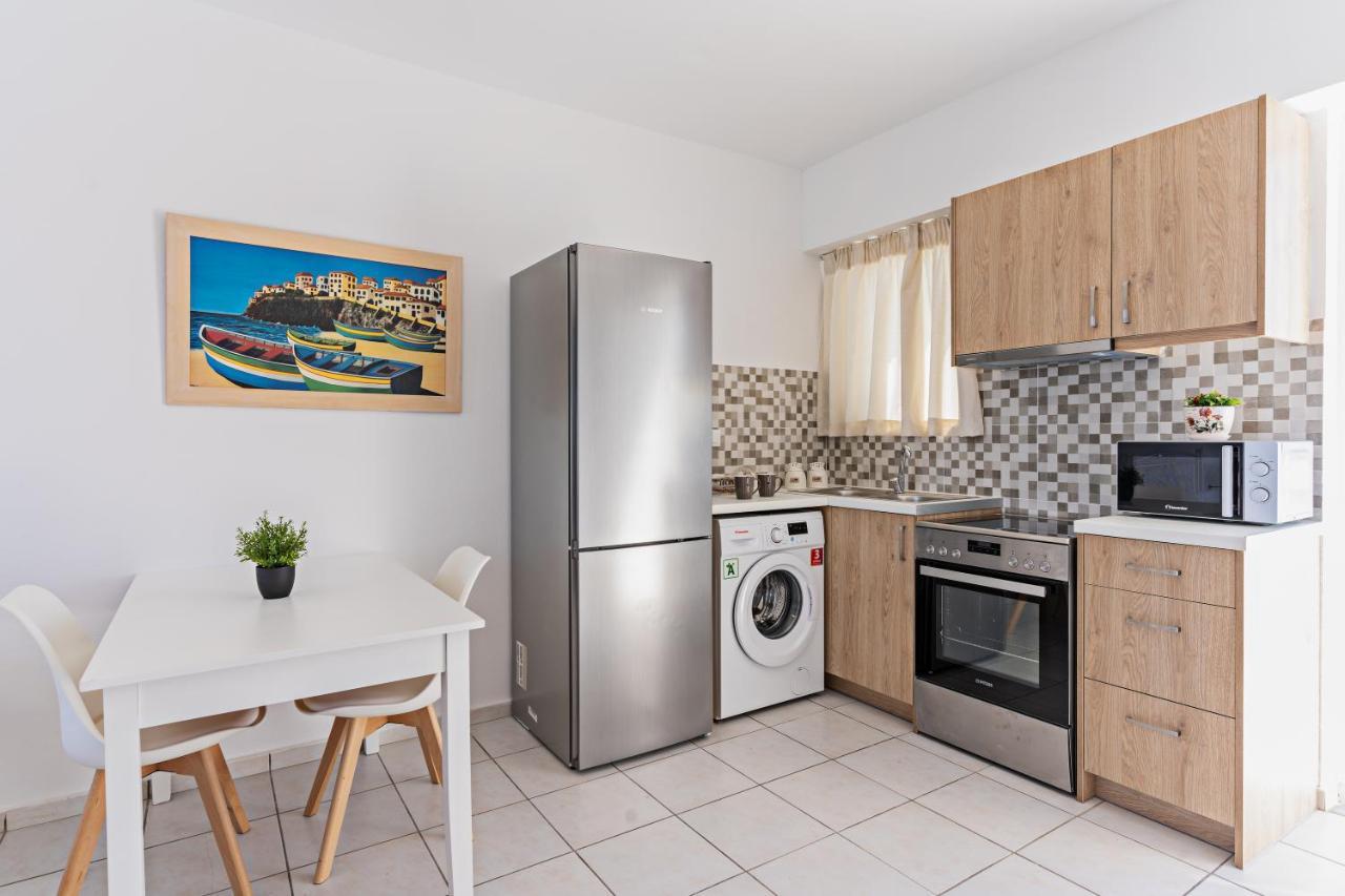 Azure Seaside Apts Magnisía Eksteriør bilde