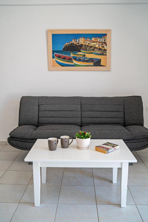 Azure Seaside Apts Magnisía Eksteriør bilde